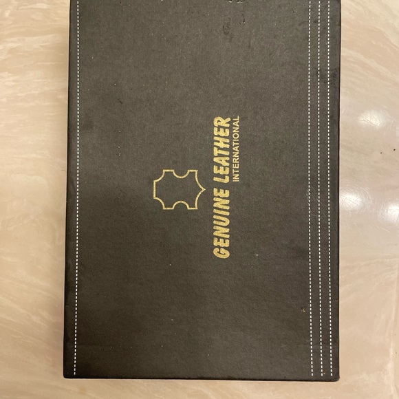 Pelgro tiger stripe stingray wallet always 100% authentic - Picture 5 of 6